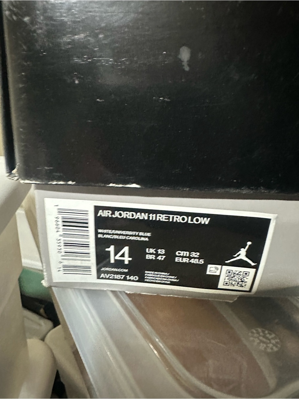 Jordan 11 Low - Picture 2 of 7